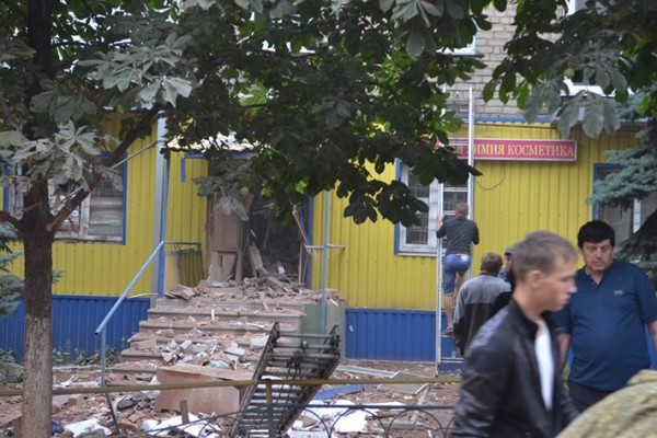 140715-snezhnoye-bombing-2-e140542090083