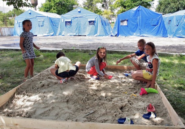 Refugee children in EMERCOM tent camp in Russian-occupied Crimea. Photo by Voice of Russia